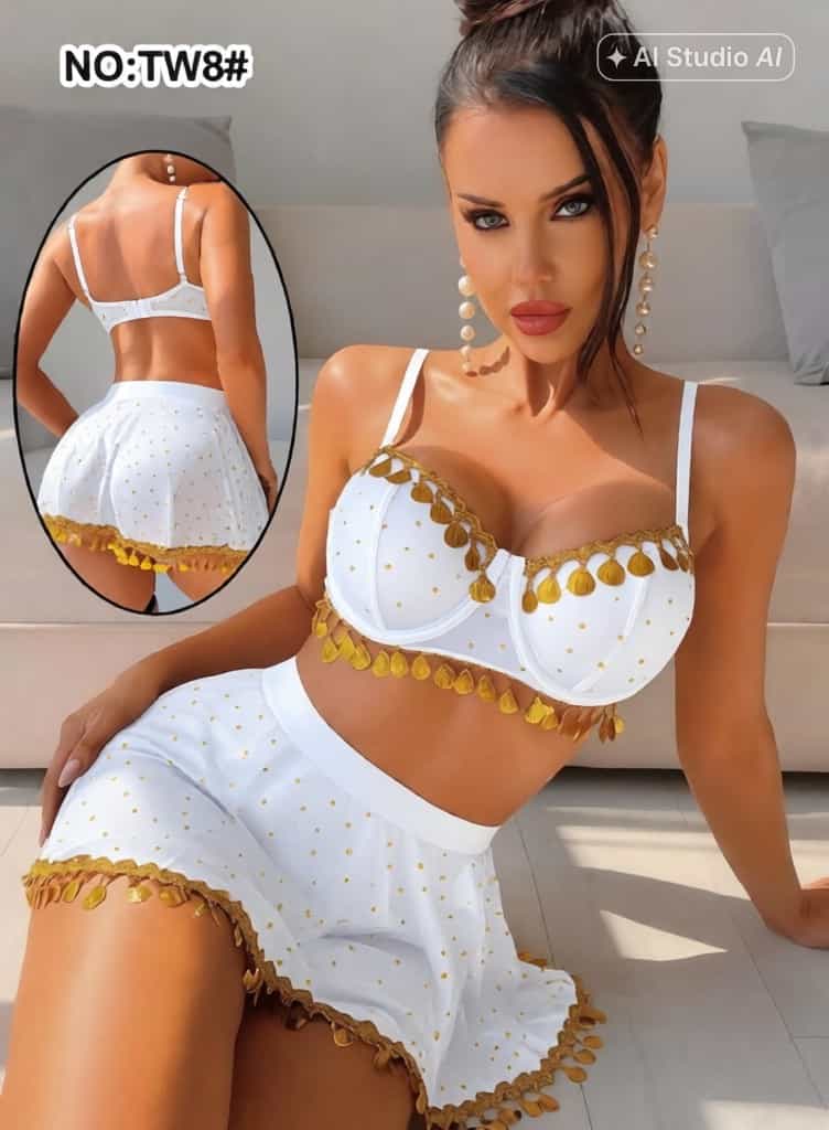 طقم لانجري أبيض بحواف ذهبية