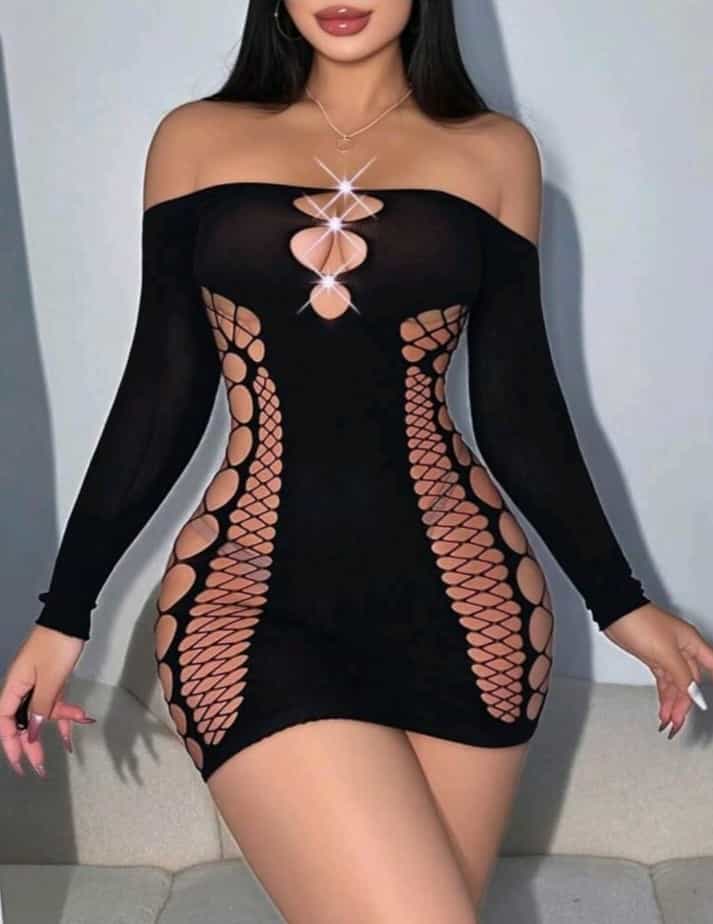 قميص لانجري أسود بتفاصيل جانبية