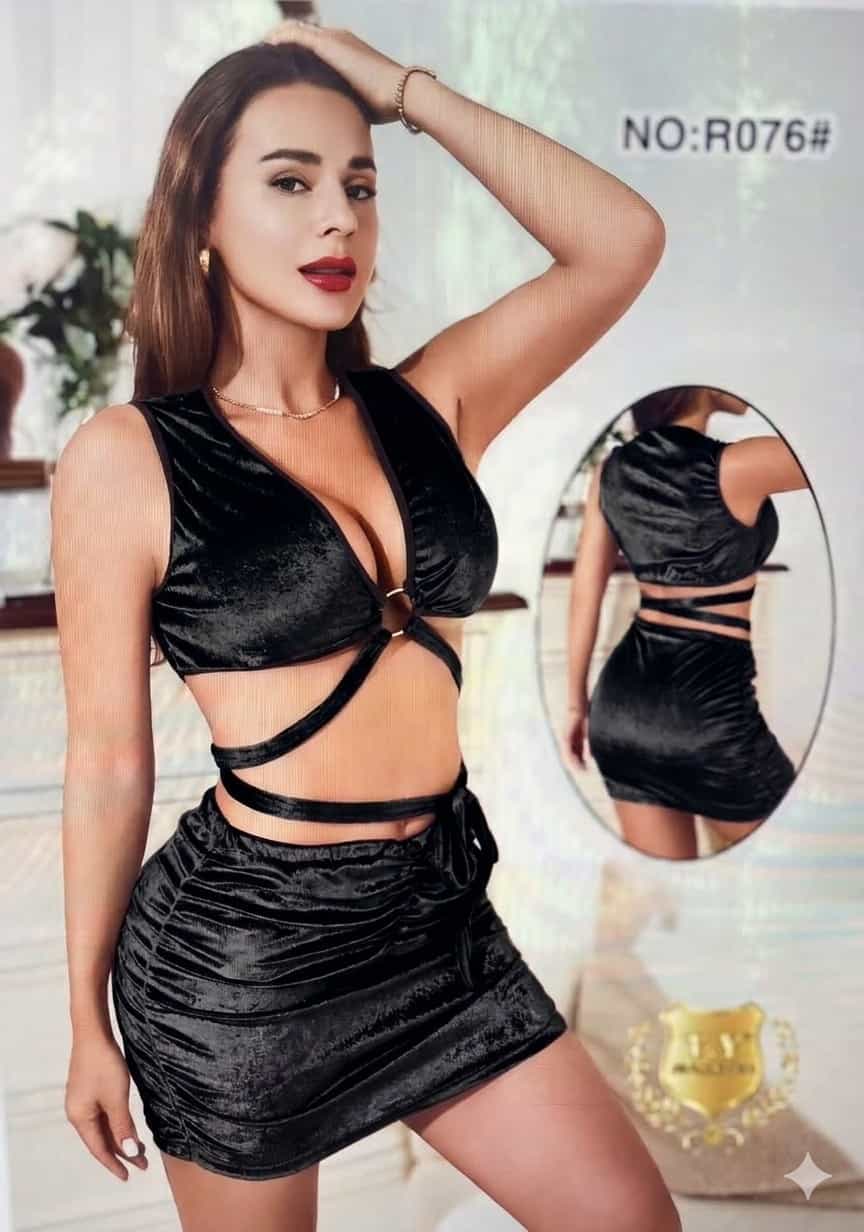 طقم لانجري أسود بربطات جانبية
