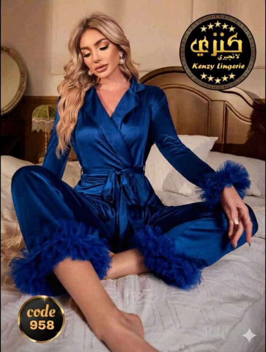 طقم نوم أزرق مع روب