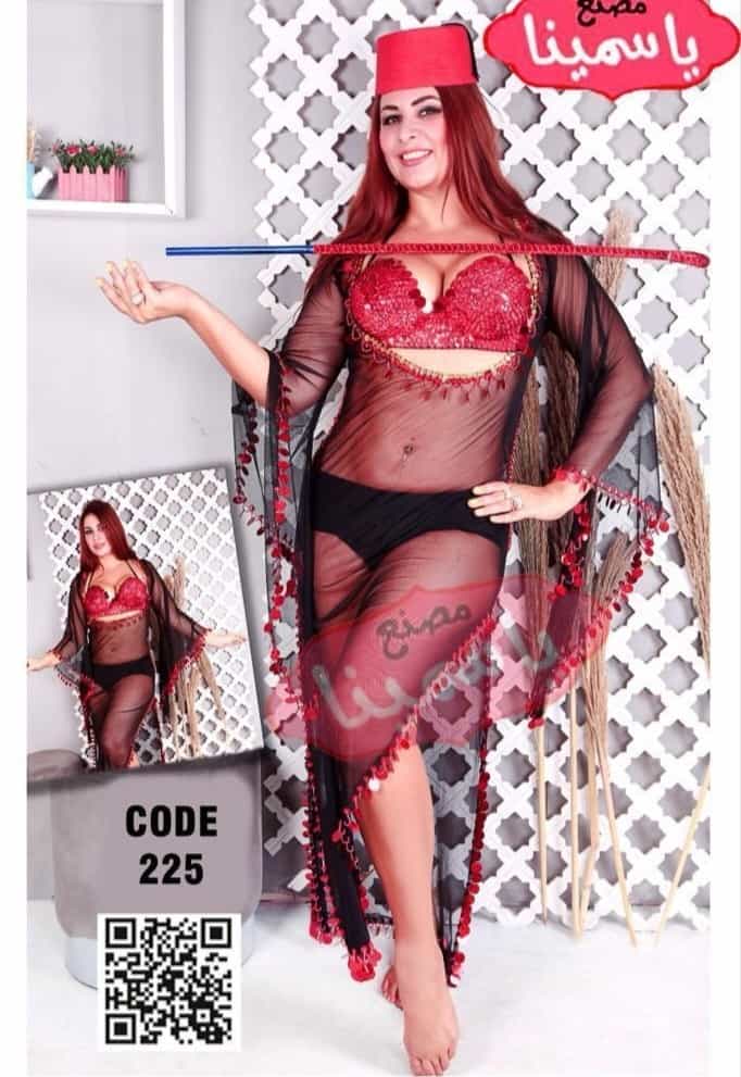 طقم لانجري أحمر مع قطعة خارجية سوداء